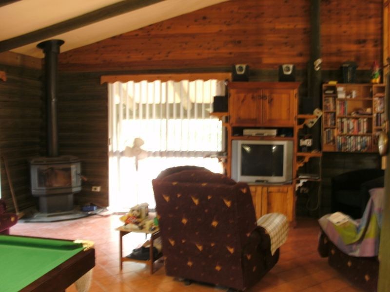 48 Devereux Drive, Nanango QLD 4615