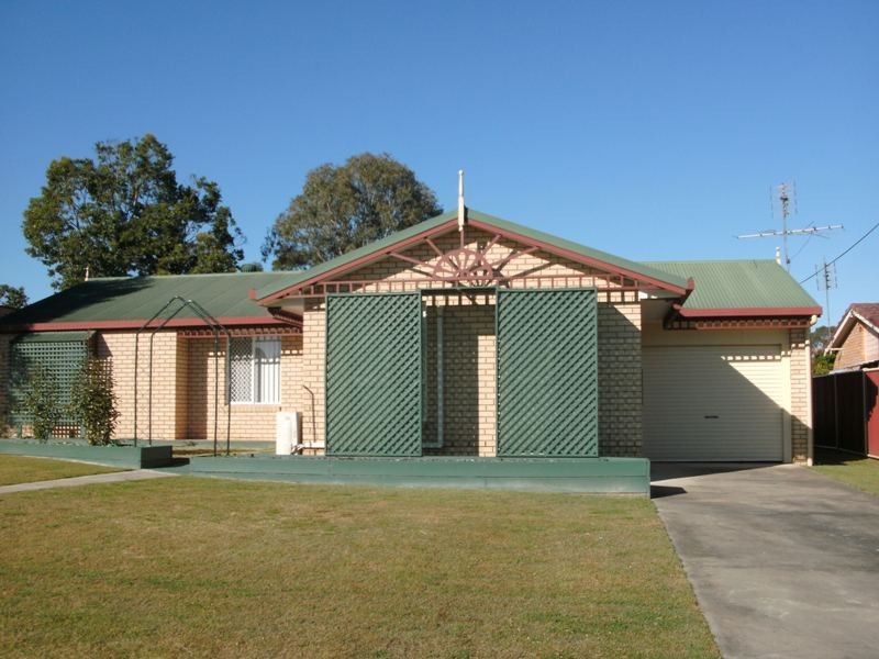 12 Eagle Street, Nanango QLD 4615