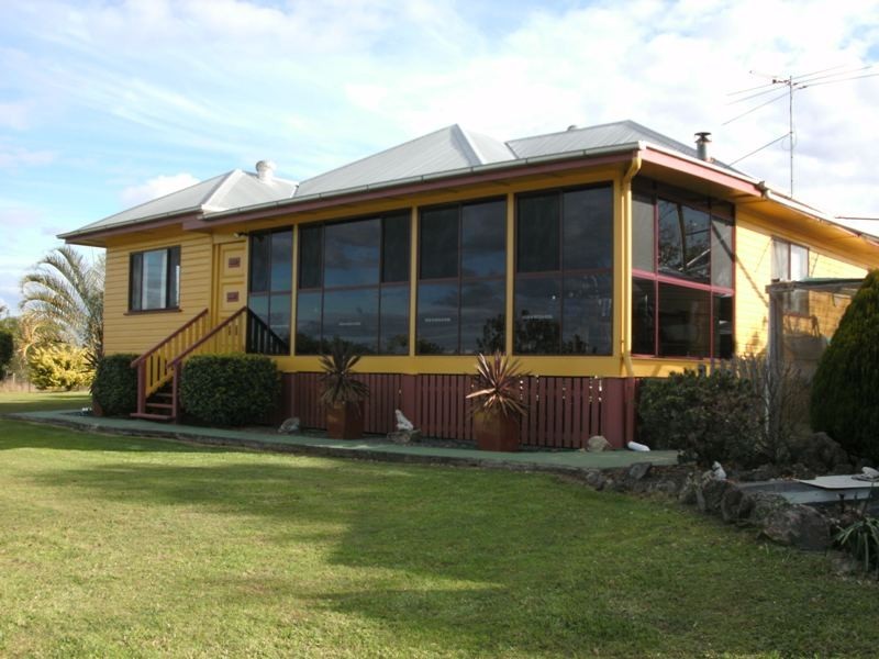 19 Sutherland Drive, Blackbutt QLD 4306