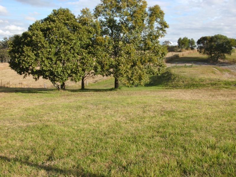 19 Sutherland Drive, Blackbutt QLD 4306