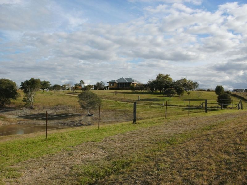 19 Sutherland Drive, Blackbutt QLD 4306