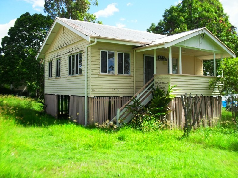 19 Hay Street, Nanango QLD 4615