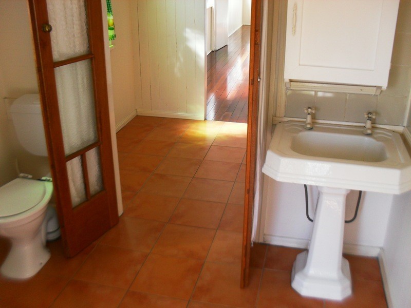 32 Elk Street, Nanango QLD 4615