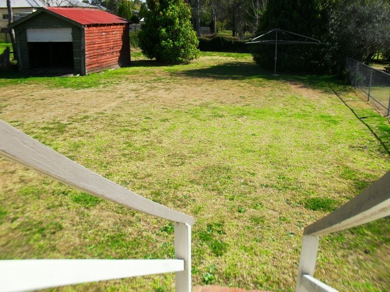 32 Elk Street, Nanango QLD 4615