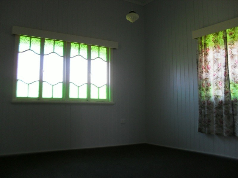 32 Elk Street, Nanango QLD 4615