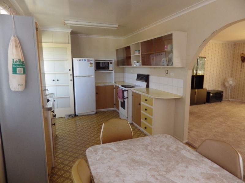 11 Alfred Street, Nanango QLD 4615