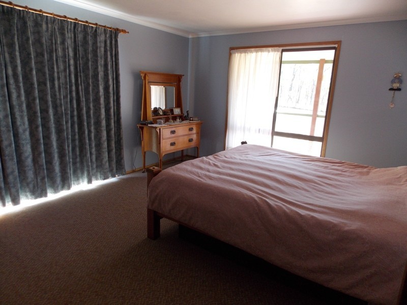 915 Old Esk North Road, Nanango QLD 4615