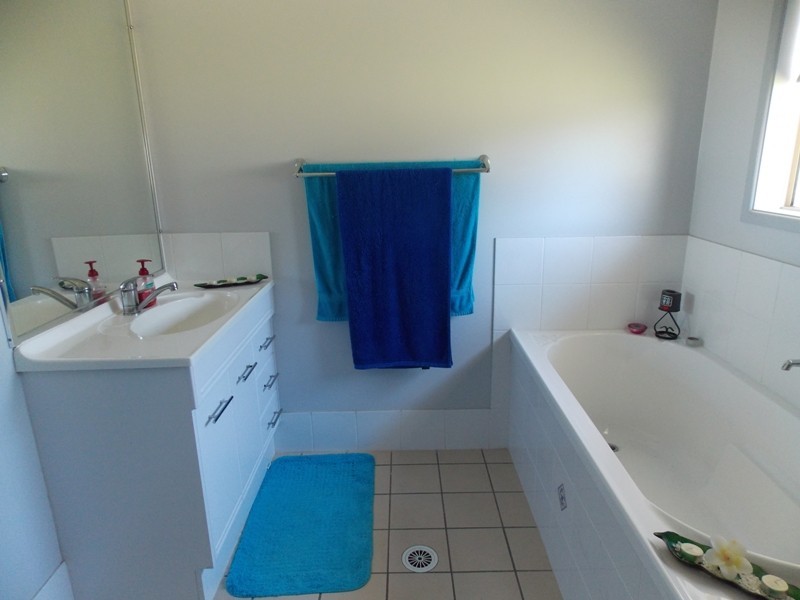 107 Gipps St North, Nanango QLD 4615