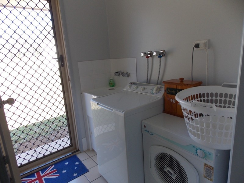 107 Gipps St North, Nanango QLD 4615