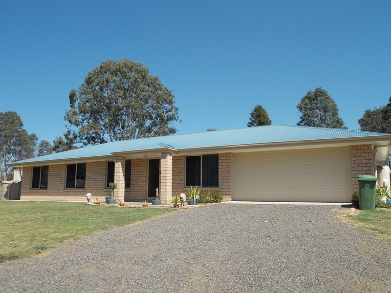 107 Gipps St North, Nanango QLD 4615