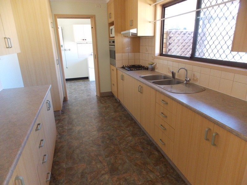 16 Eagle Street, Nanango QLD 4615