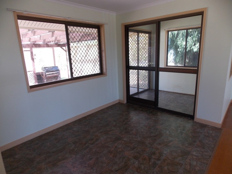 16 Eagle Street, Nanango QLD 4615