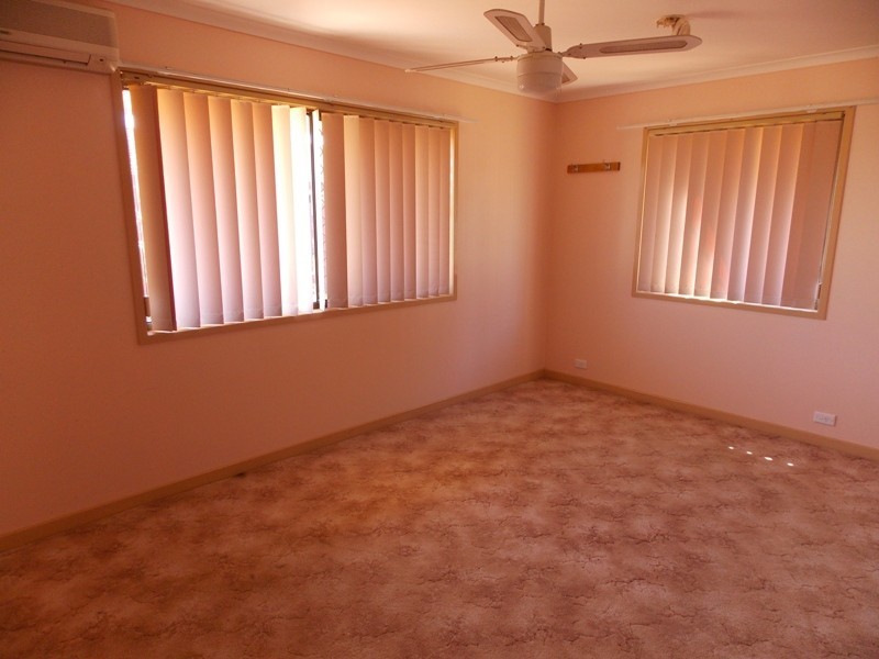 16 Eagle Street, Nanango QLD 4615