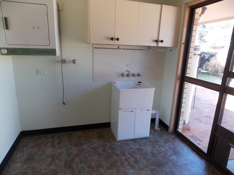 16 Eagle Street, Nanango QLD 4615