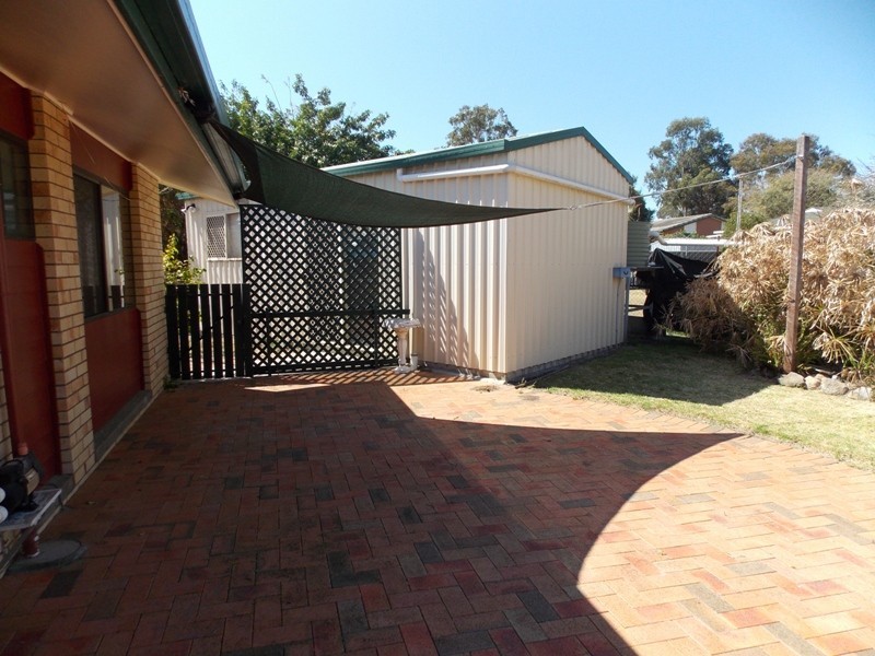16 Eagle Street, Nanango QLD 4615