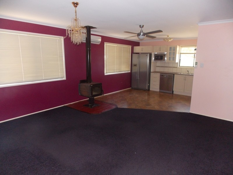87 George Street, Nanango QLD 4615