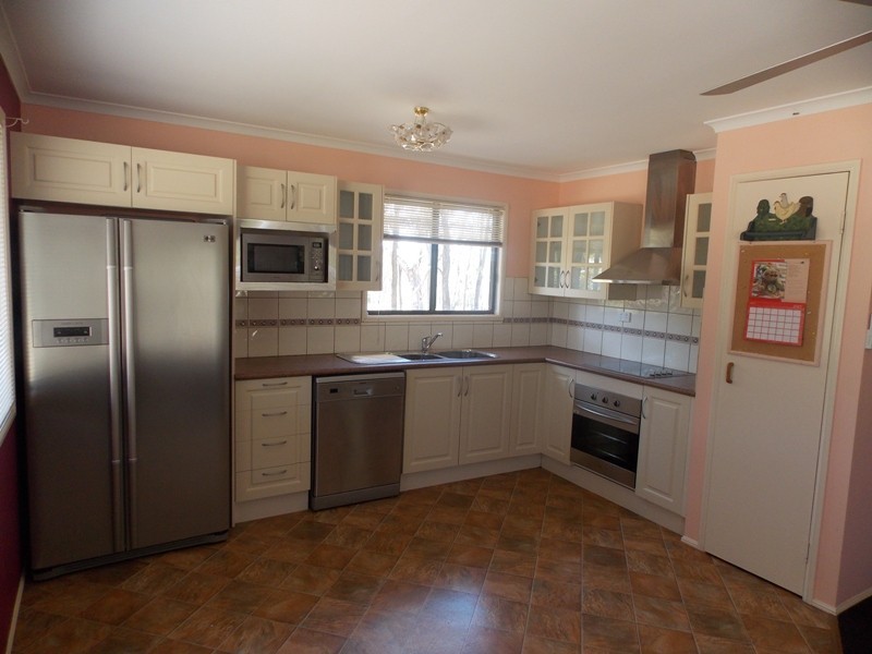 87 George Street, Nanango QLD 4615