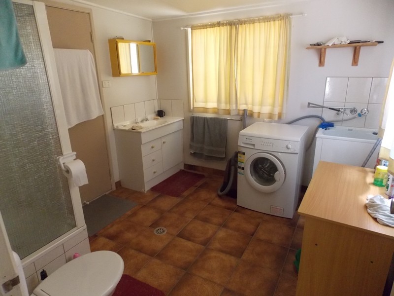 72 Elouera Drive, Nanango QLD 4615