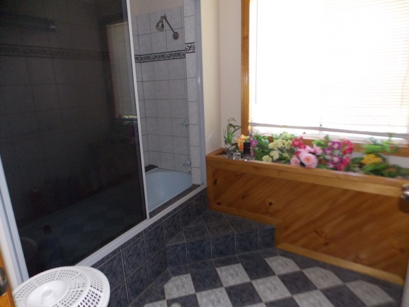 42 Hicken Way, Nanango QLD 4615