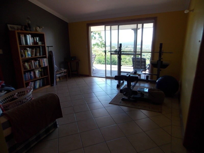 42 Hicken Way, Nanango QLD 4615