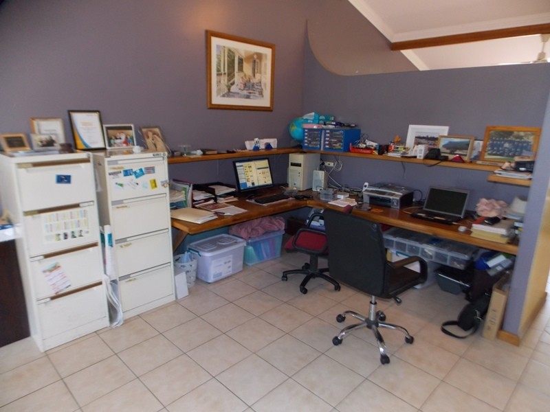 42 Hicken Way, Nanango QLD 4615