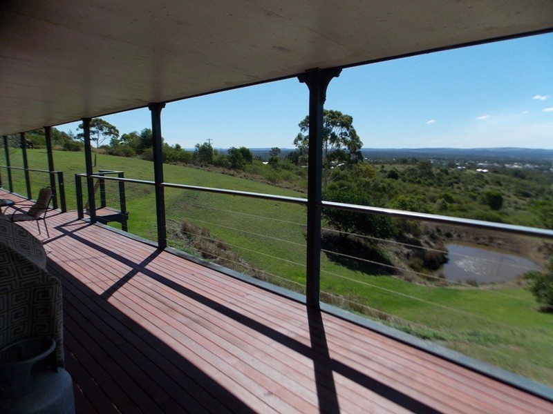 42 Hicken Way, Nanango QLD 4615