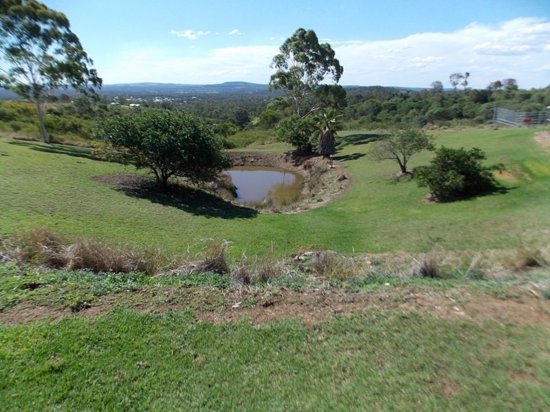 42 Hicken Way, Nanango QLD 4615