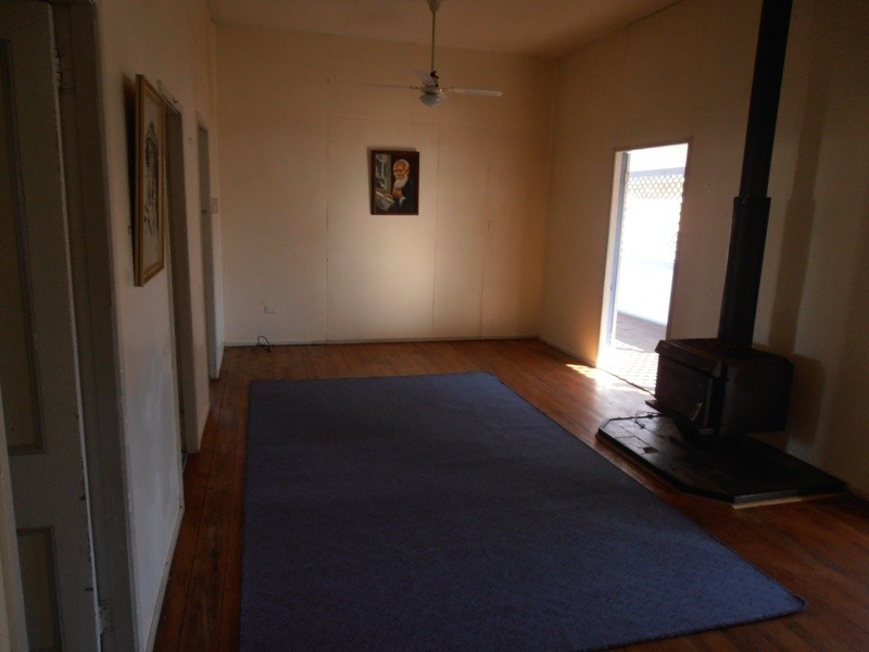 26 Gipps Street, Nanango QLD 4615