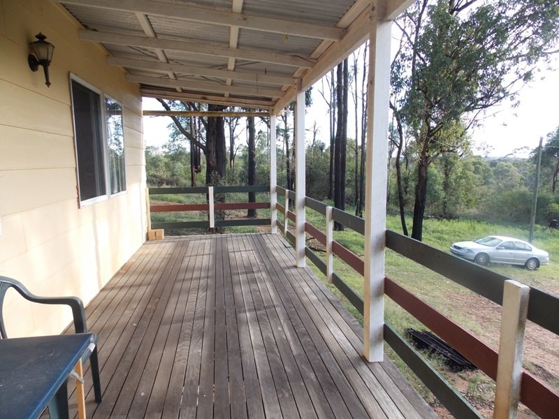 16 Hicken Way, Nanango QLD 4615