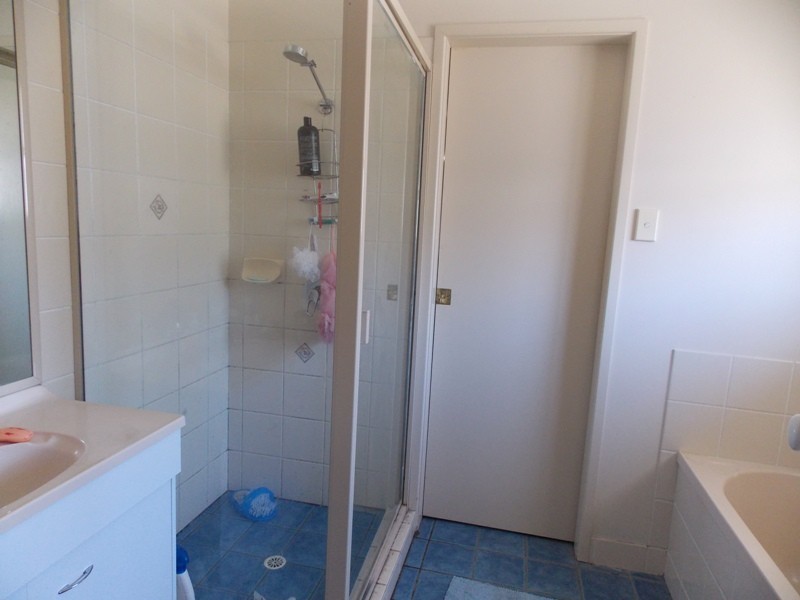 16 Malar Crescent, Nanango QLD 4615