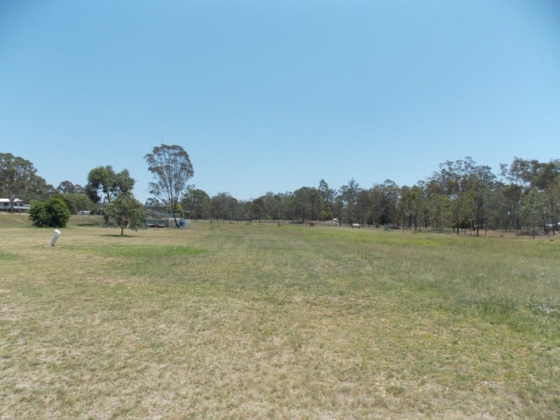 16 Malar Crescent, Nanango QLD 4615