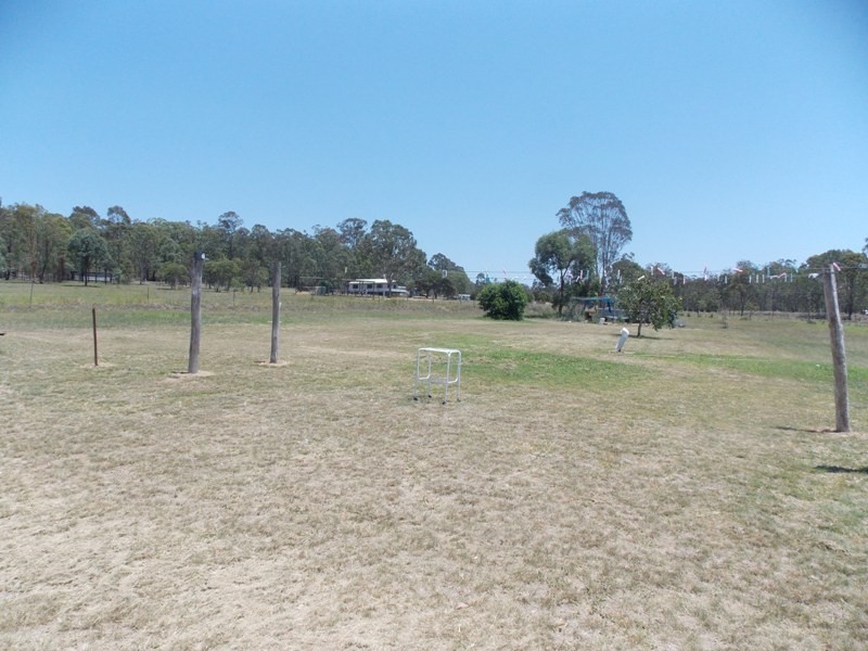 16 Malar Crescent, Nanango QLD 4615