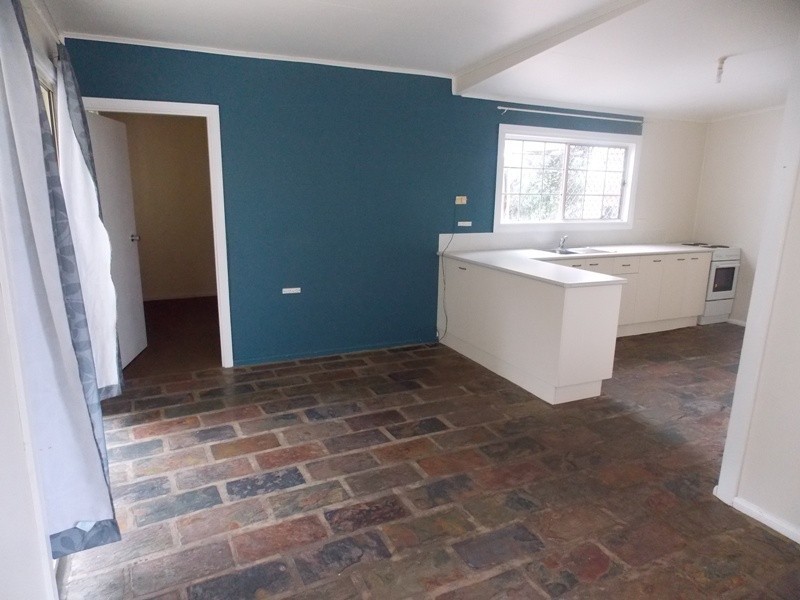 24 Wills Street, Nanango QLD 4615