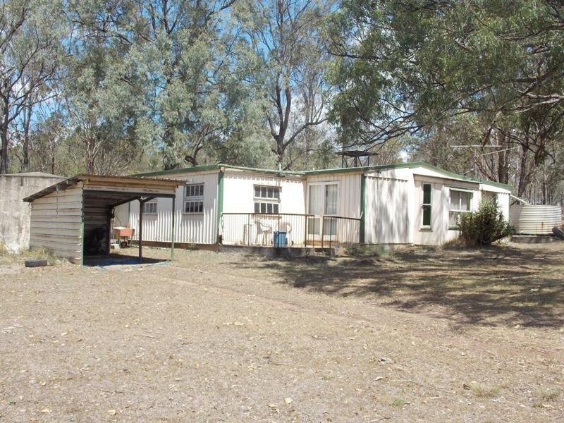204 Heights Road, Nanango QLD 4615
