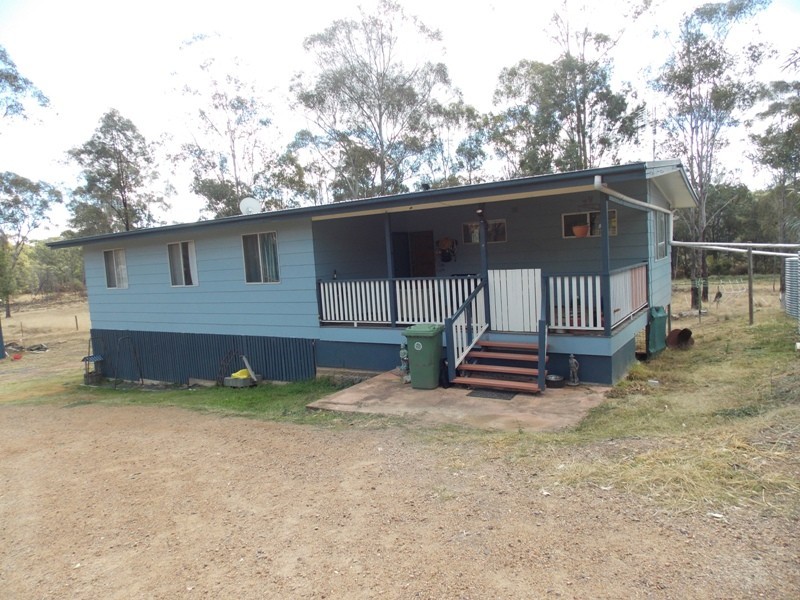 213 Malar Crescent, Nanango QLD 4615