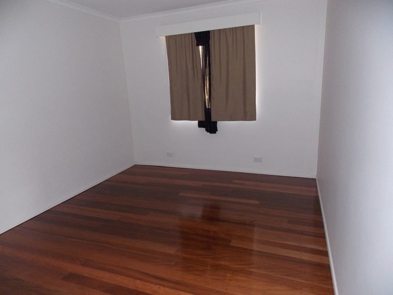 213 Malar Crescent, Nanango QLD 4615