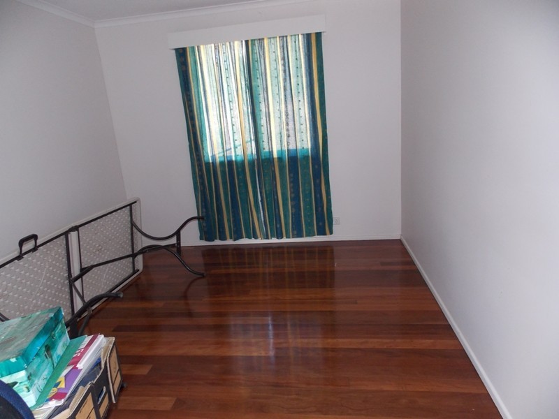 213 Malar Crescent, Nanango QLD 4615