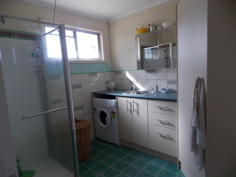 213 Malar Crescent, Nanango QLD 4615