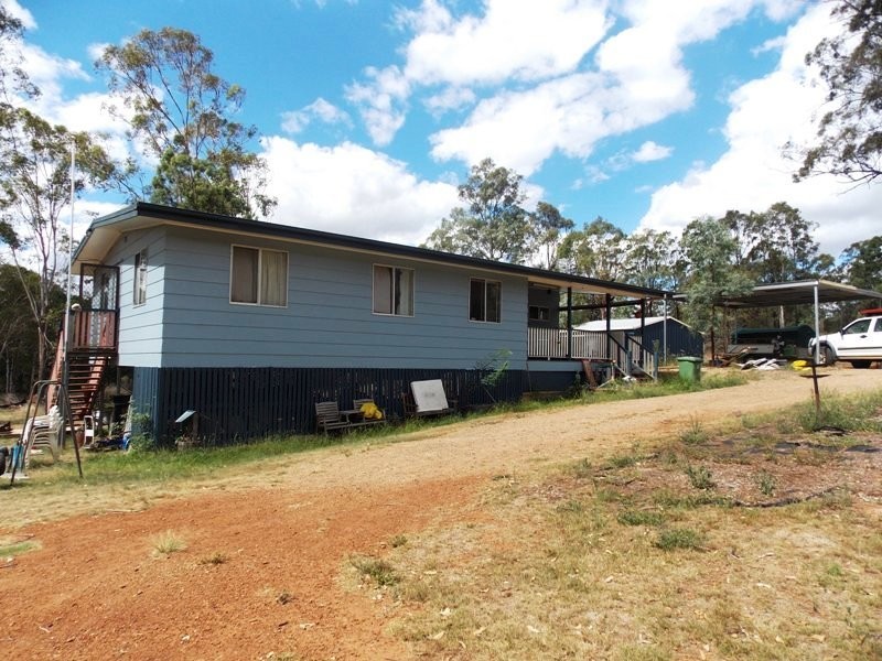 213 Malar Crescent, Nanango QLD 4615