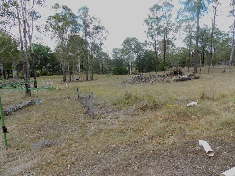 213 Malar Crescent, Nanango QLD 4615