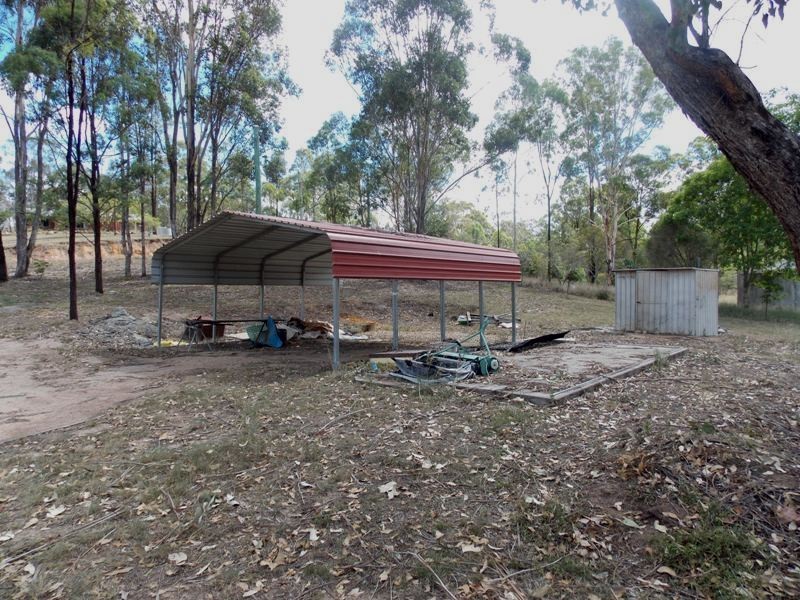 213 Malar Crescent, Nanango QLD 4615