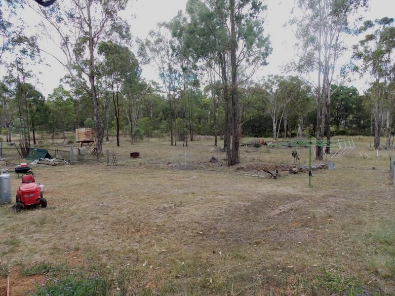 213 Malar Crescent, Nanango QLD 4615