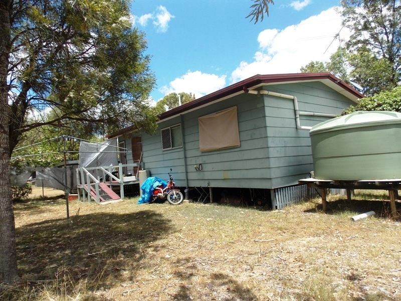 18 Brisbane Street, Nanango QLD 4615