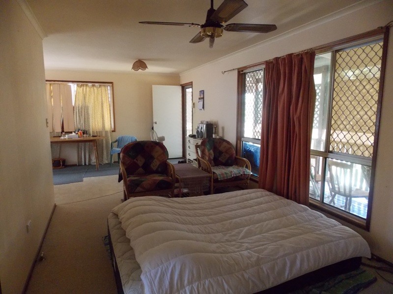 18 Brisbane Street, Nanango QLD 4615