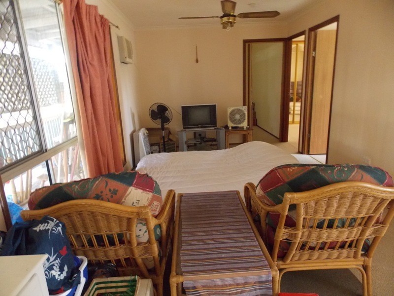 18 Brisbane Street, Nanango QLD 4615