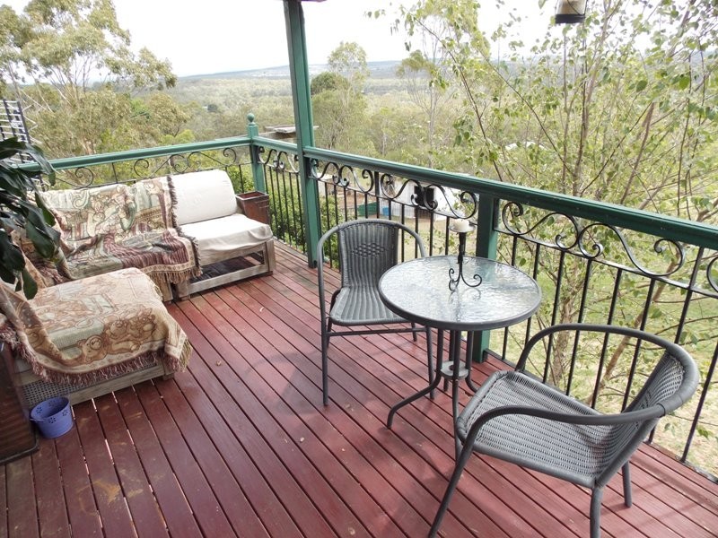 37 Hicken Way, Nanango QLD 4615
