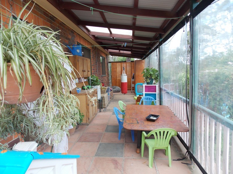37 Hicken Way, Nanango QLD 4615
