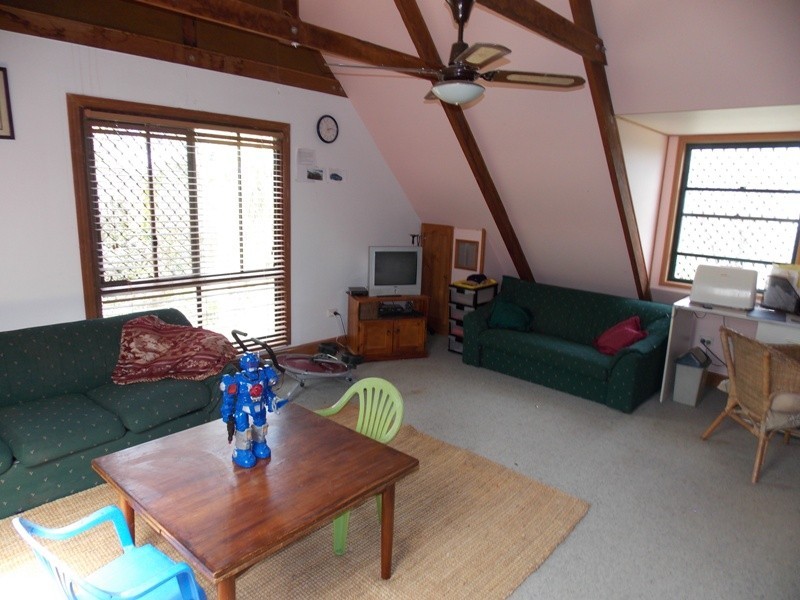 37 Hicken Way, Nanango QLD 4615