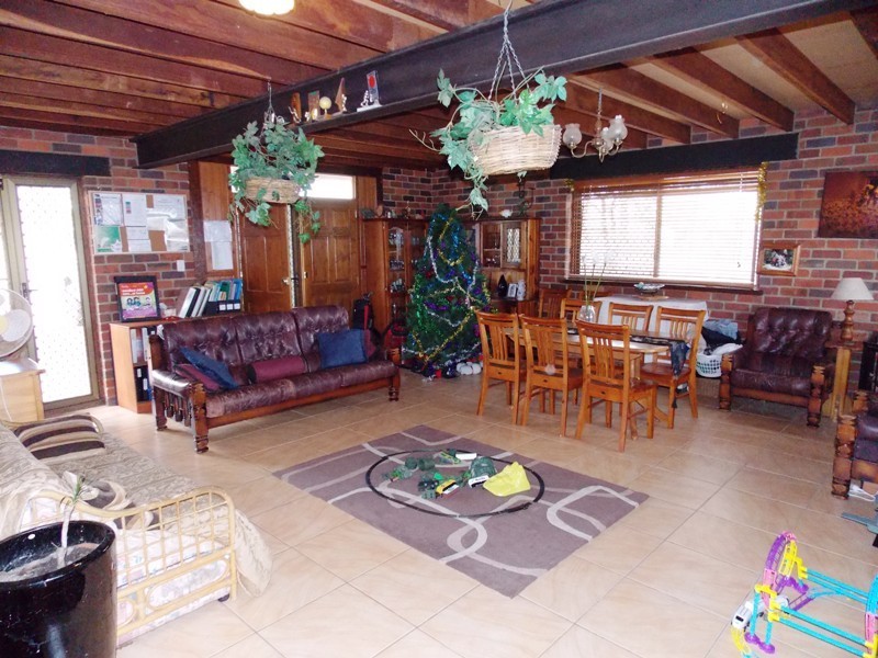 37 Hicken Way, Nanango QLD 4615