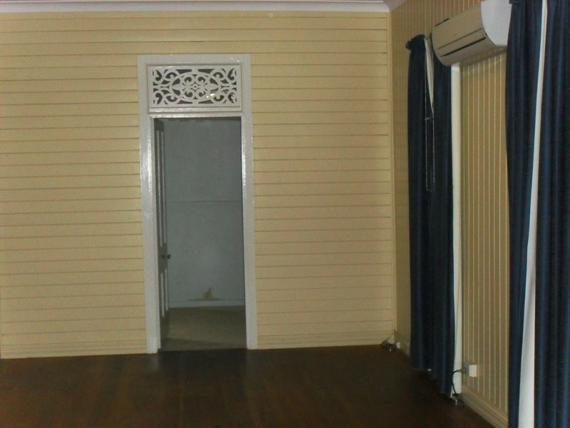 26 Racecourse Road, Nanango QLD 4615